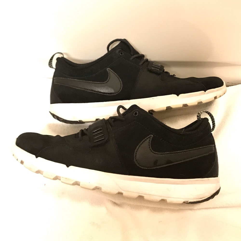 Nike SB Mens Sneakers SZ 11 Shoes great condition